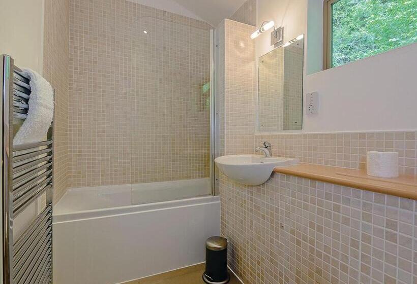 Дом 3 Спальни, Penvale Lakes Lodges