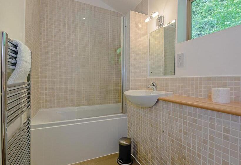 Дом 2 Спальни, Penvale Lakes Lodges