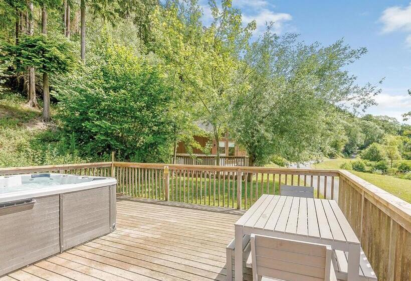 Дом 2 Спальни, Penvale Lakes Lodges