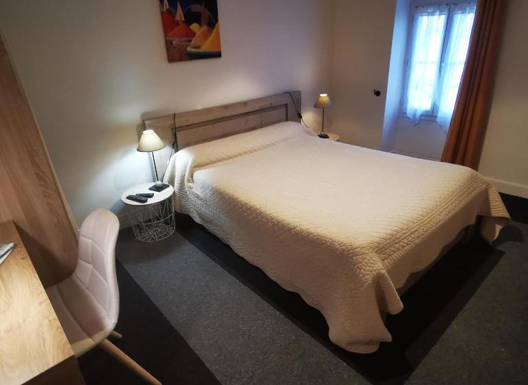 Номер Superior, Logis Hôtel & Restaurant Le Saint Savinien