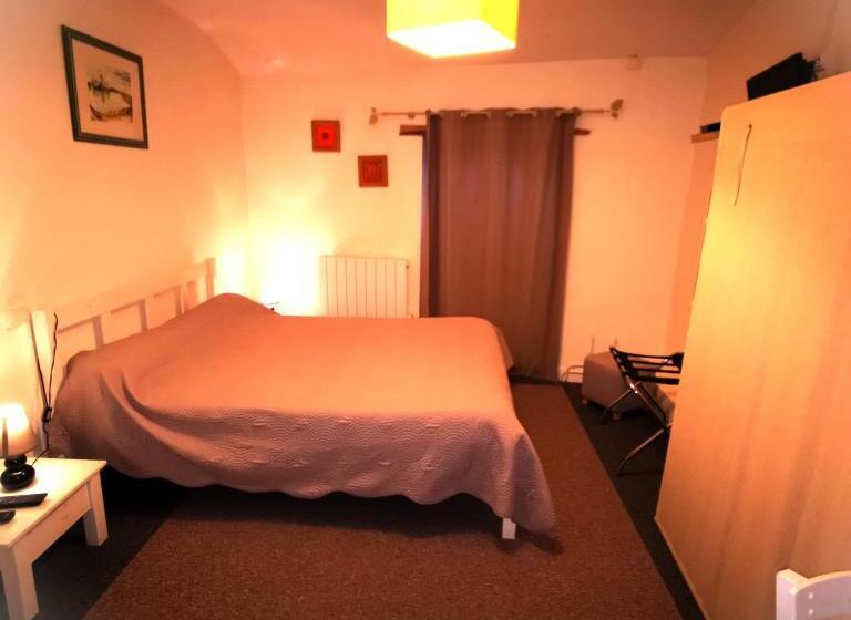Номер Superior, Logis Hôtel & Restaurant Le Saint Savinien