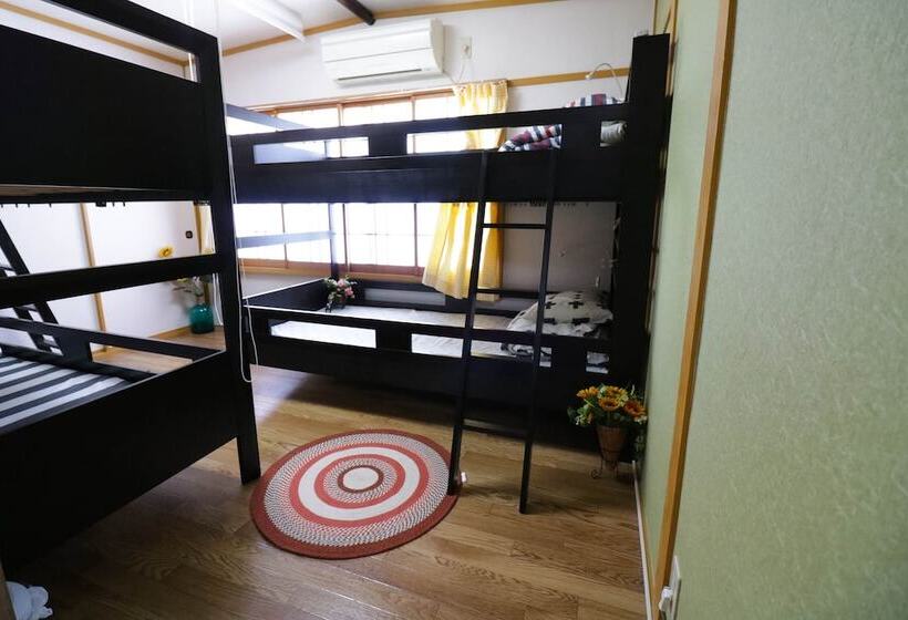 Четырехместный Номер Economy, Maru House   Hostel