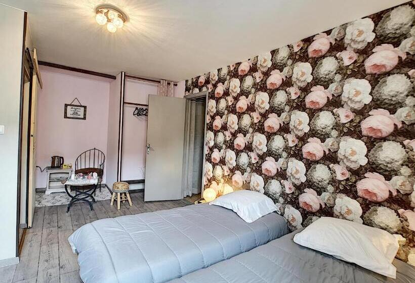 Номер Стандарт, Maison De Ville Au Pied De La Montagne Noire