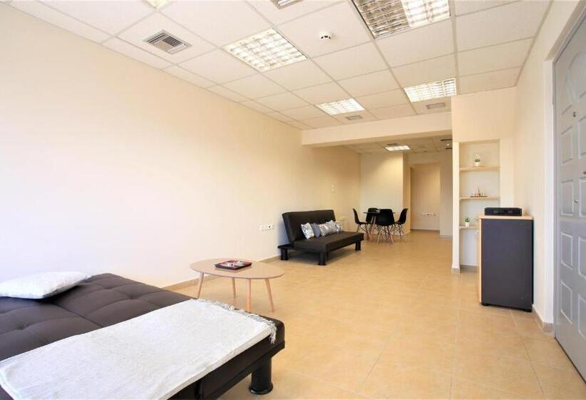 Люкс, Gk Airport Suites   Free Shuttle