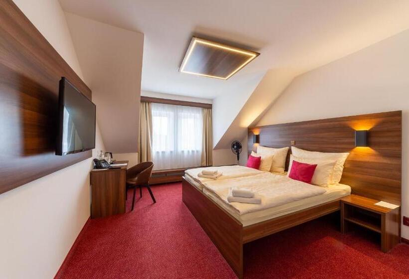 Номер Superior, Bohemia Inn