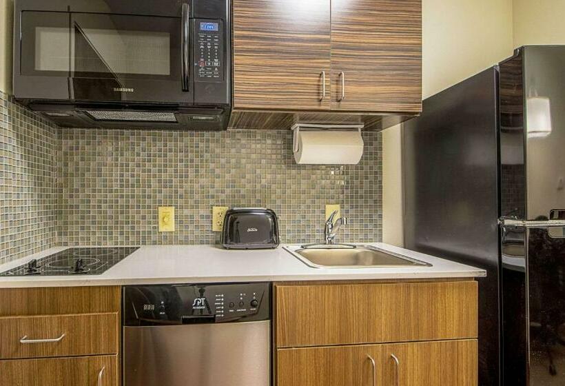 Люкс Кровать Кинг, Mainstay Suites Geismar  Gonzales