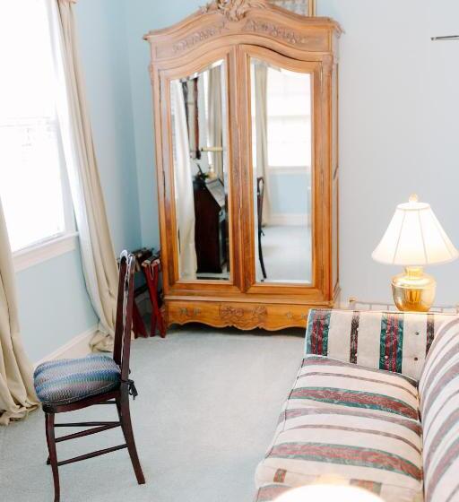 Номер Deluxe, The Morehead Inn