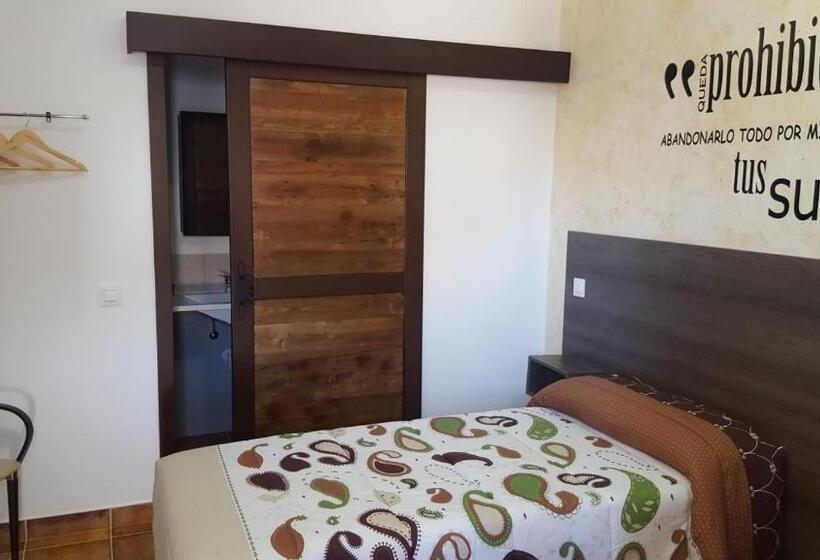 스탠다드 룸, Hostal Almagro
