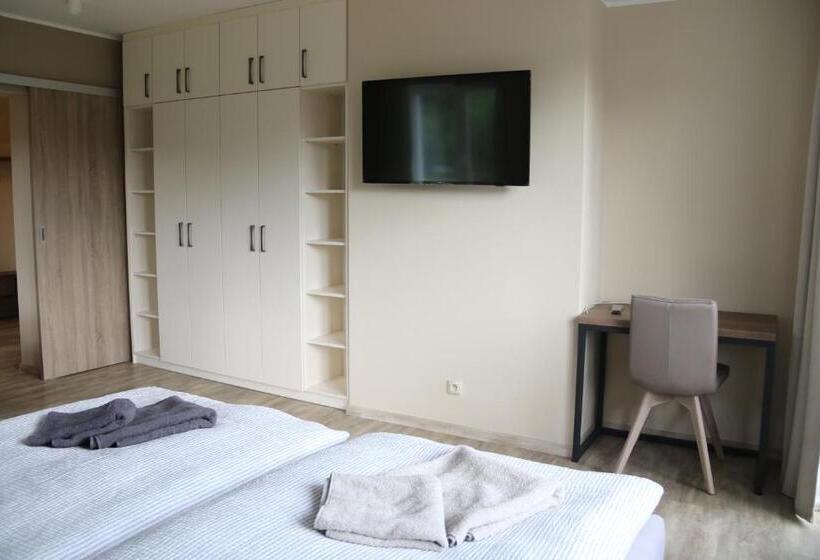 带阳台套房, Apartmány Lama