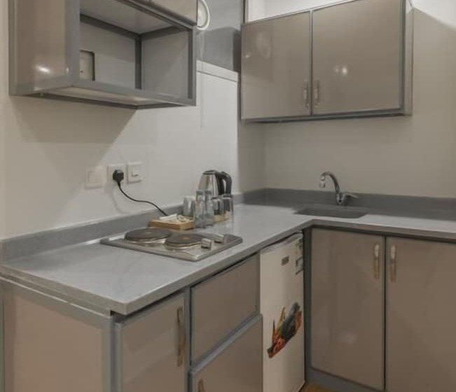 استودیوی لوکس, Myrtle Hotel Al Shohadaa