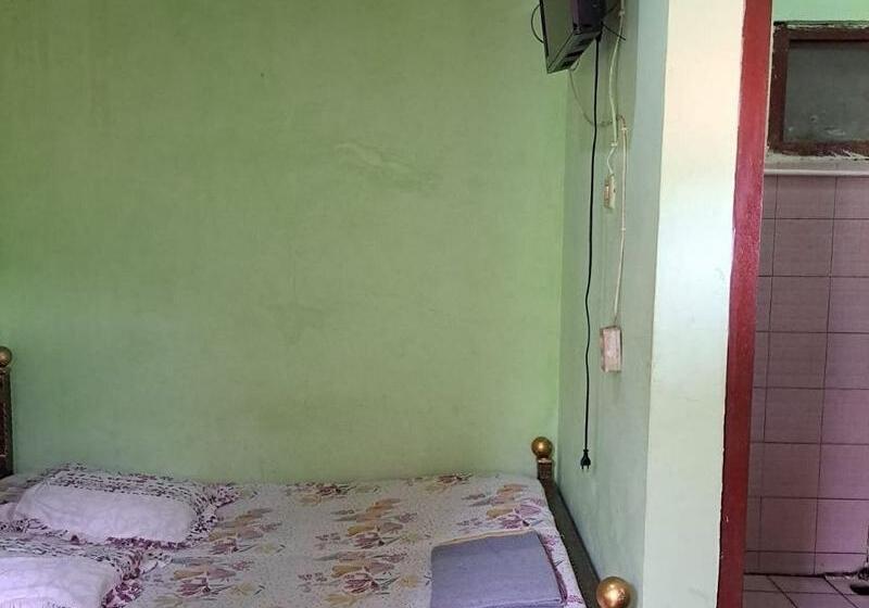 Quarto Estandar Individual, Wisma & Kantin Amanda