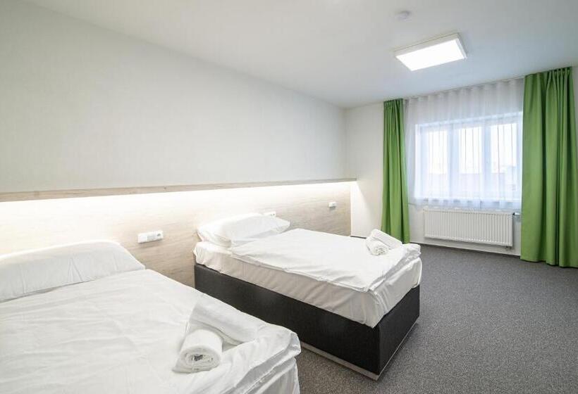 Семейный Номер, Garni Hotel Roušarka