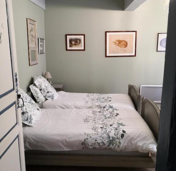 اتاق استاندارد, Les Chambres De L Horloge