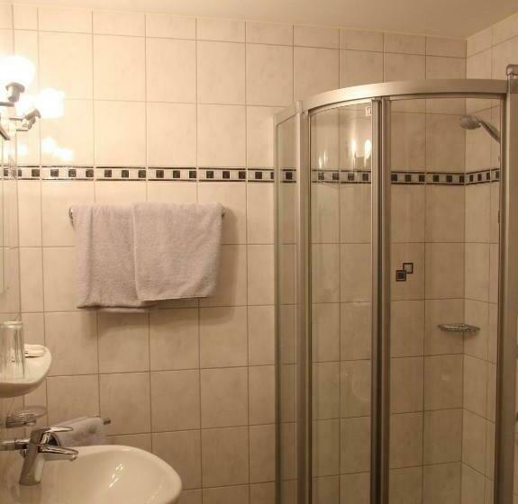 Quarto Estandar Individual, Schwarzer Adler