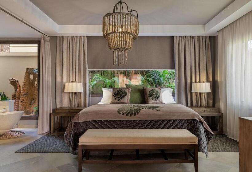 Вилла 3 Спальни с Бассейном, Royal River, Luxury Hotel   Adults Only