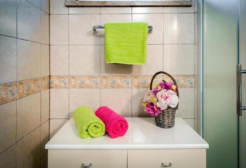 شقة غرفتين, Apartment & Rooms Graciela