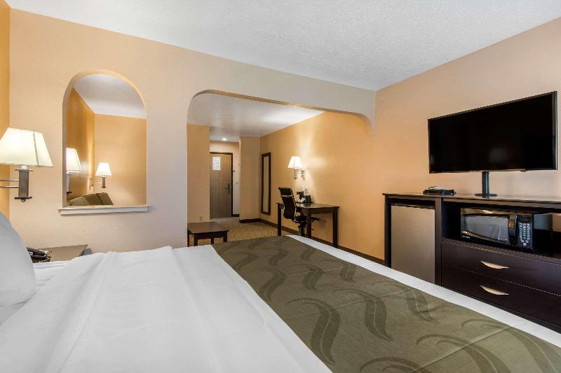 Люкс Кровать Кинг, Quality Inn & Suites Albuquerque North Near Balloon Fiesta Park