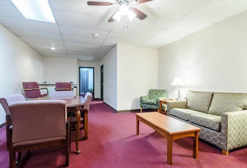 스위트, Quality Inn & Suites Salina