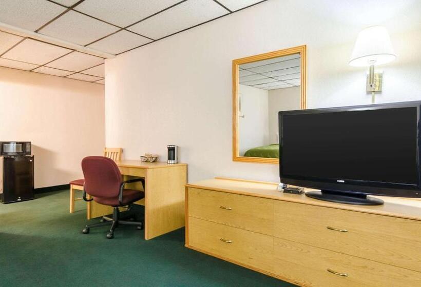 스탠다드 내측 룸, Quality Inn & Suites Salina