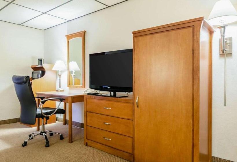 수피리어 스위트, Quality Inn & Suites Salina