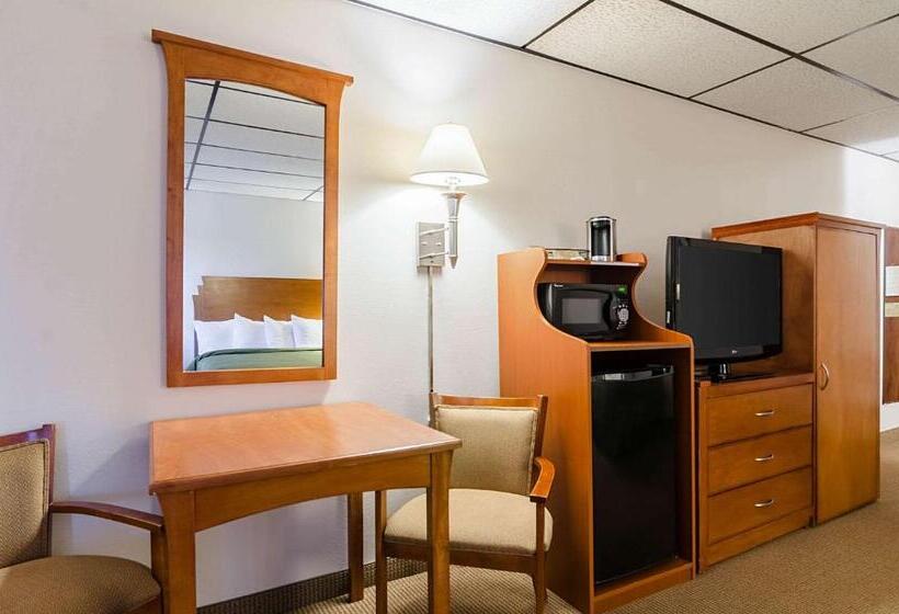 스위트, Quality Inn & Suites Salina