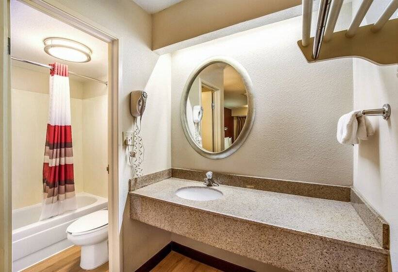 Номер Стандарт 2 Двуспальные Кровати, Red Roof Inn Detroit  Plymouth/ Canton