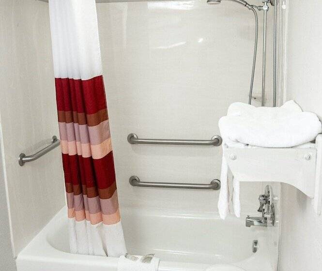 Номер Superior, Red Roof Inn Rochester  Henrietta