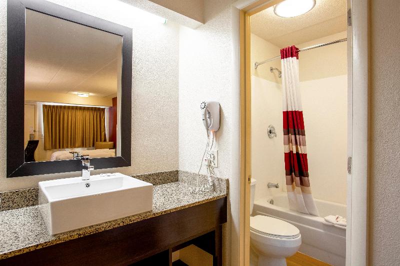 Стандартный Номер Кровать Кинг, Red Roof Inn Plus+ St Louis   Forest Park/ Hampton Ave 