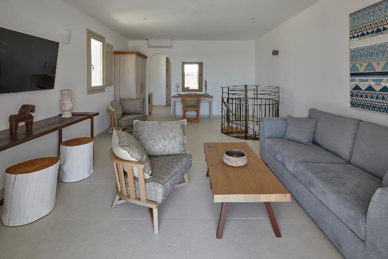 Люкс Дюплекс, Sea Breeze Santorini Beach Resort, Curio Collection Hilton