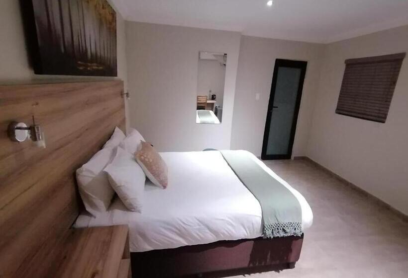 Номер Economy, The Hill Hotel And Conference Centre