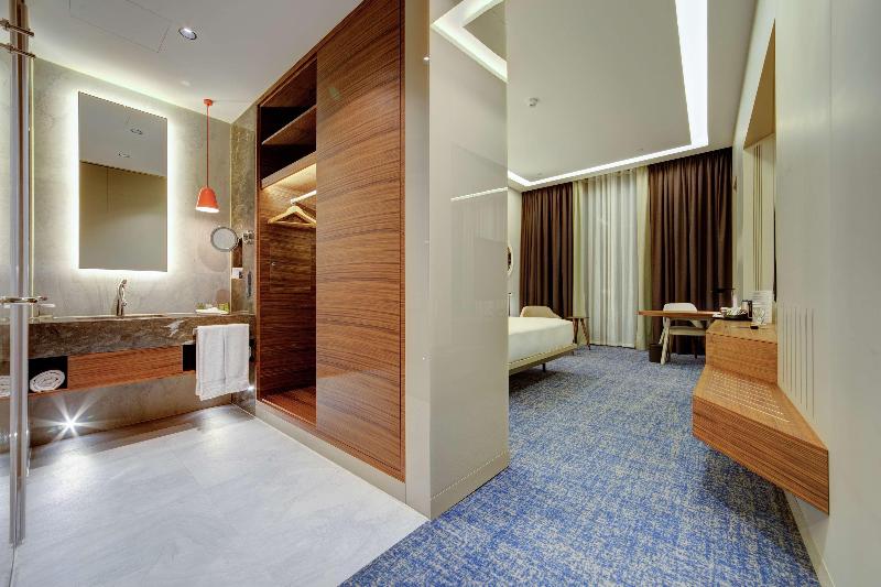 اتاق استاندارد با تخت بزرگ, Doubletree By Hilton Adana