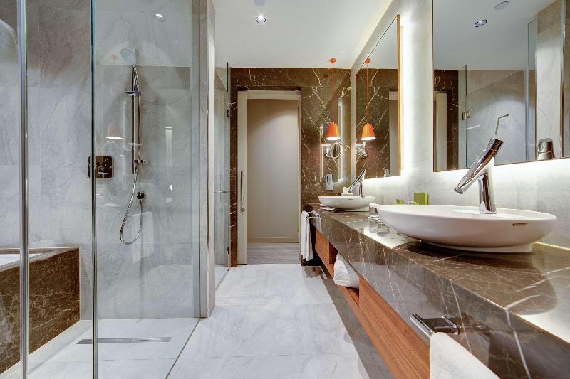 اتاق لوکس با تخت بزرگ, Doubletree By Hilton Adana