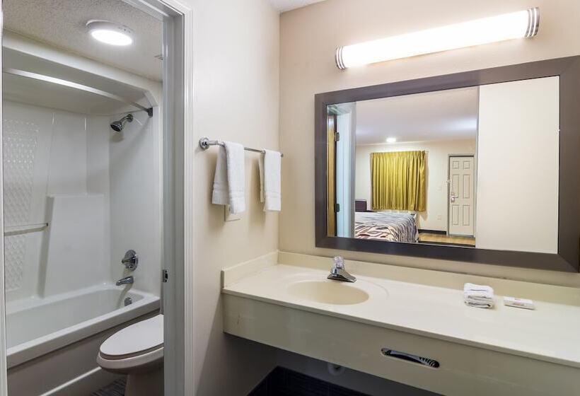 Номер Deluxe Адаптированный для Инвалидов, Red Roof Inn Atlanta  Kennesaw State University