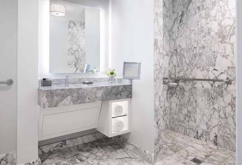 Номер Deluxe с Балконом, The Ritzcarlton, New Orleans