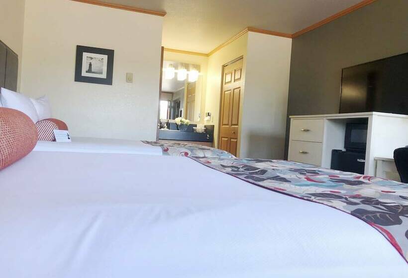 Номер Стандарт 2 Двуспальные Кровати, River House Inn, A Baymont By Wyndham