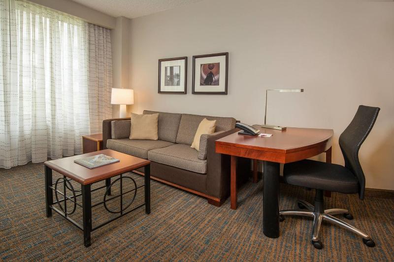 스위트 킹사이즈 침대, Residence Inn Bethesda Downtown