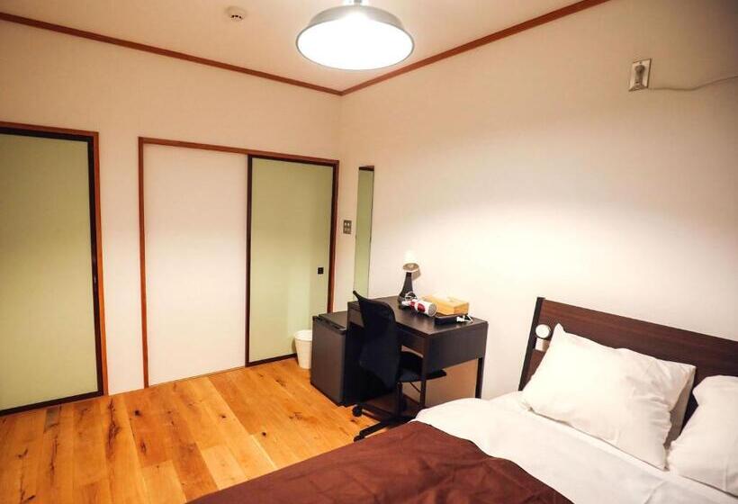 Quarto Economy, Chaho Hostel Nirasaki / Outdoor Base