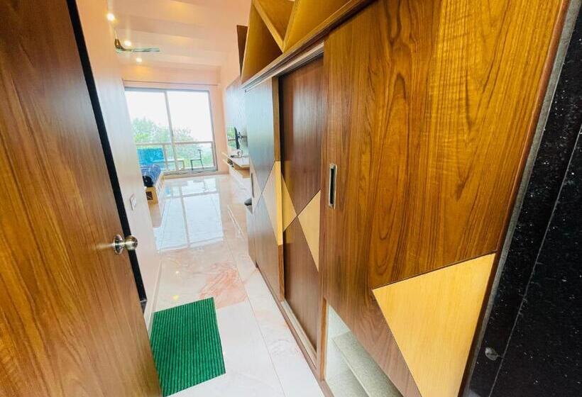 Люкс с Балконом, Saptarang Residency Panhala