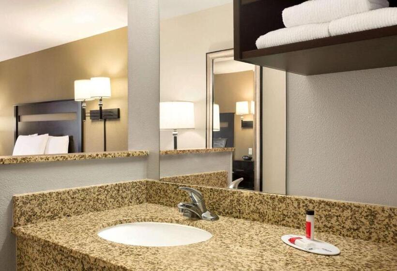 Номер Стандарт Адаптированный для Инвалидов, Travelodge By Wyndham Santa Teresa