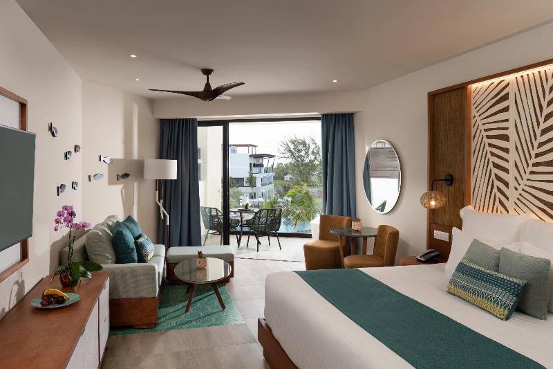 带大床的小型套房, Dreams Macao Beach Punta Cana   All Inclusive