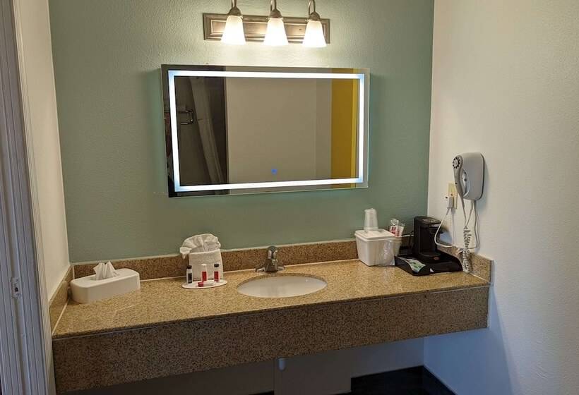 Люкс, Days Inn By Wyndham Lake Havasu