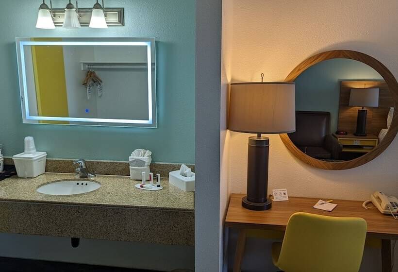 Süit, Days Inn By Wyndham Lake Havasu