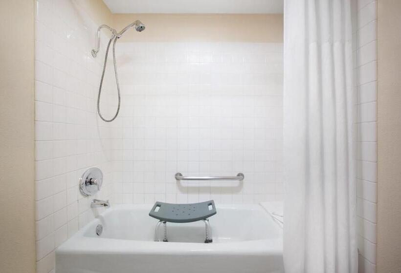Engelliler için Büyük Çift Kişilik Yataklı Standart Oda, Days Inn By Wyndham Lake Havasu