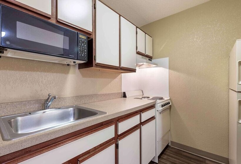 디럭스 스튜디오, Extended Stay America Suites  Wichita  East