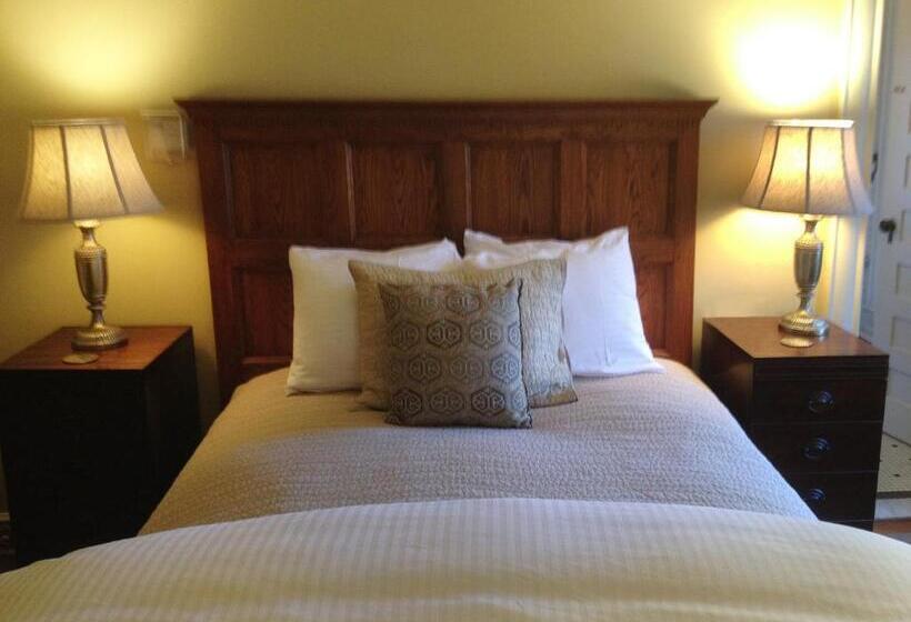 Suite, Morgan State House Inn