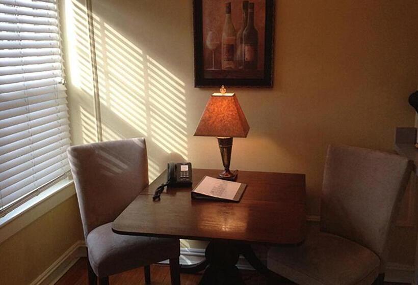 스탠다드 스튜디오 퀸 침대, Morgan State House Inn