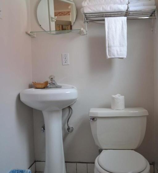 스탠다드 룸, Silver Maple Inn And The Cain House Country Suites