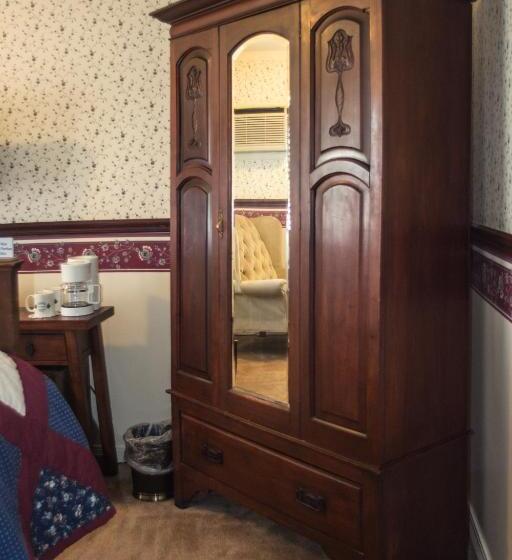 디럭스 룸, Silver Maple Inn And The Cain House Country Suites