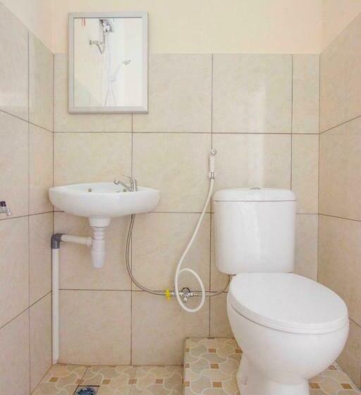 Номер Стандарт, Oyo 3024  Kebon Manis