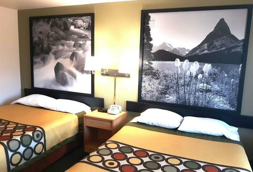 Номер Deluxe, Super 8 By Wyndham Hamilton